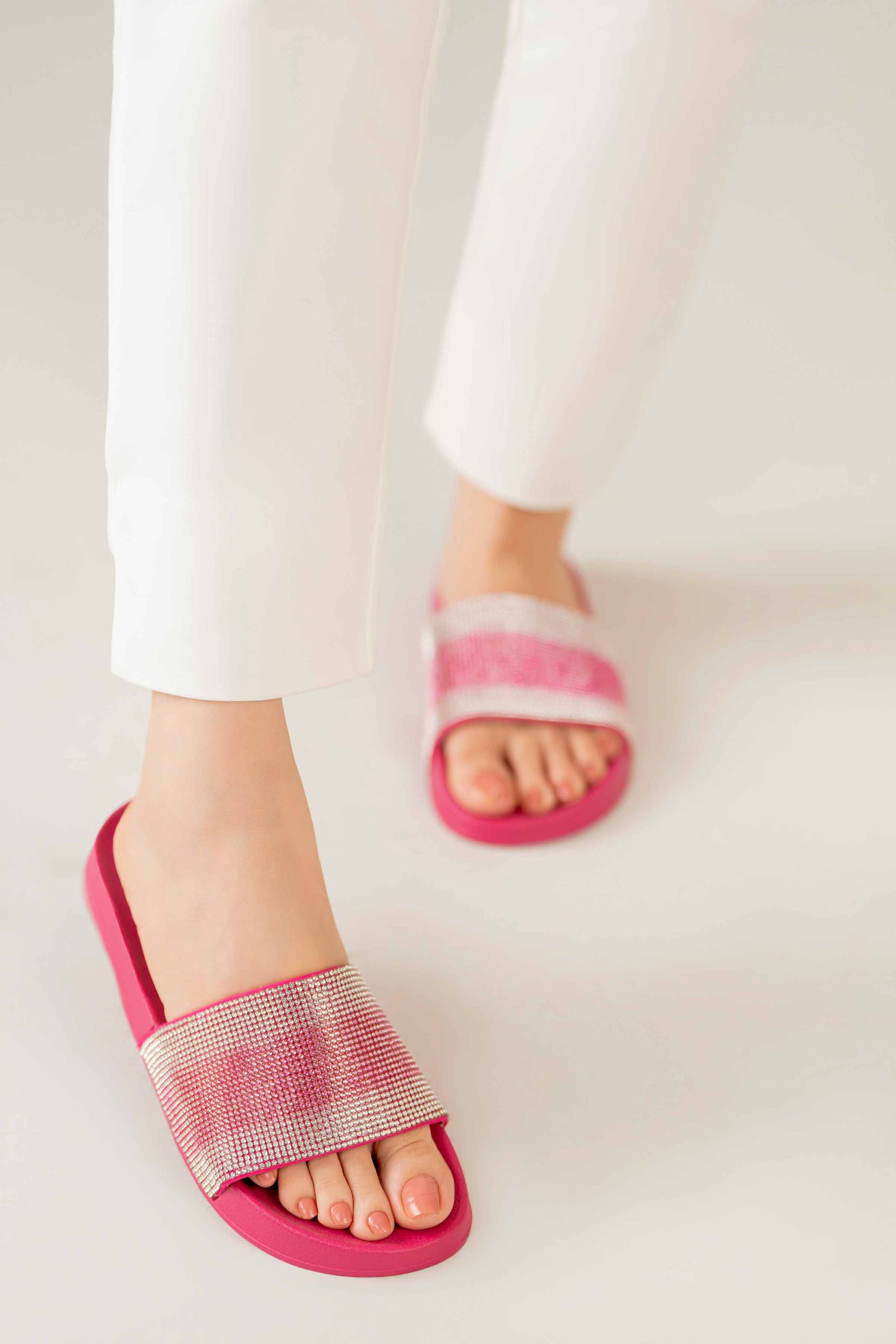 Fuchsia Chappal-440572905 - Image 4