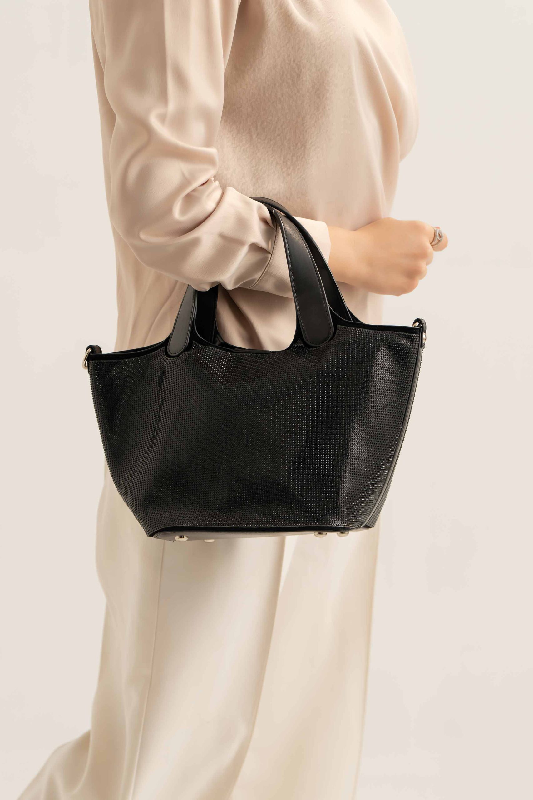 Black Clutch-441132103 - Image 3