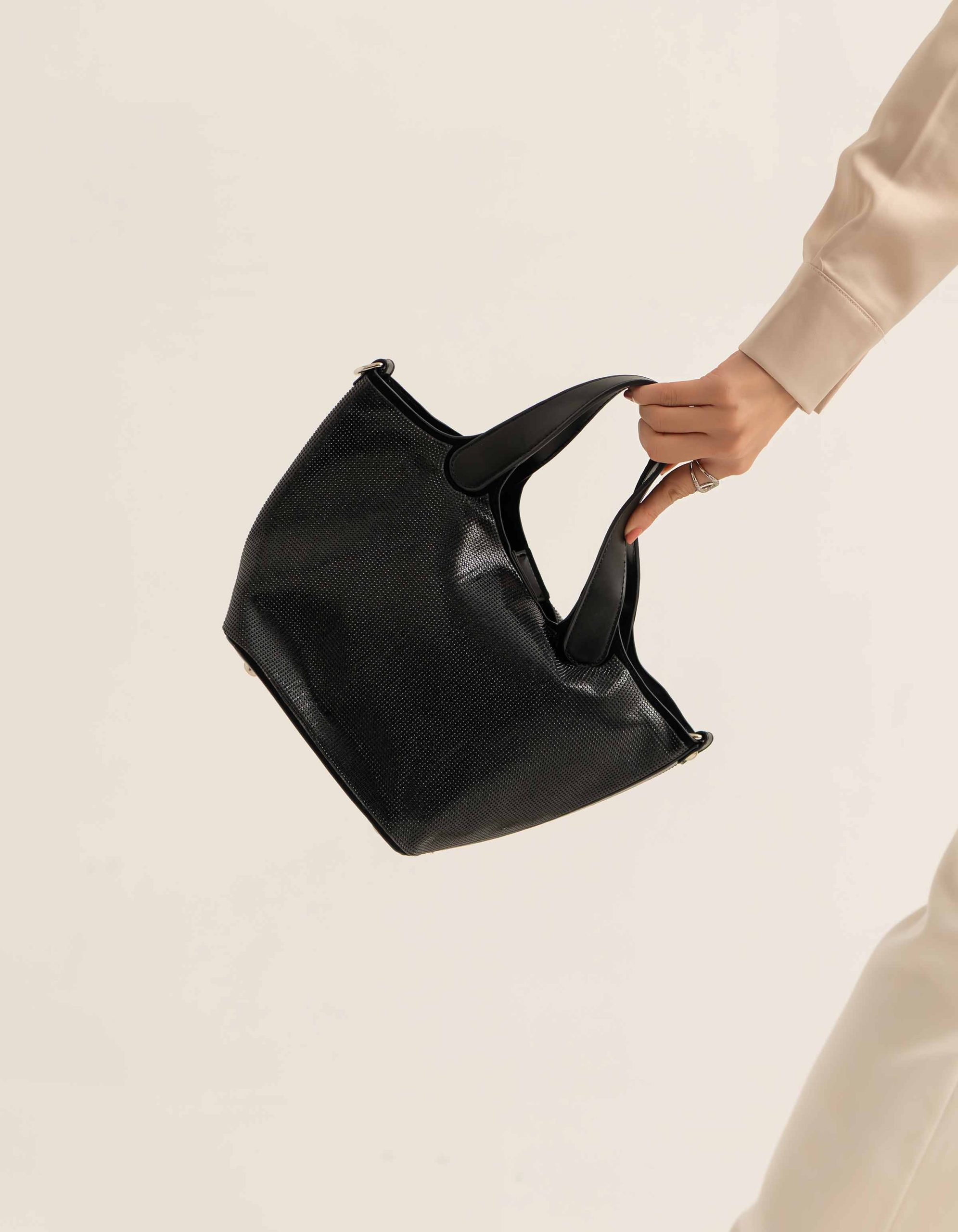 Black Clutch-441132103 - Image 4
