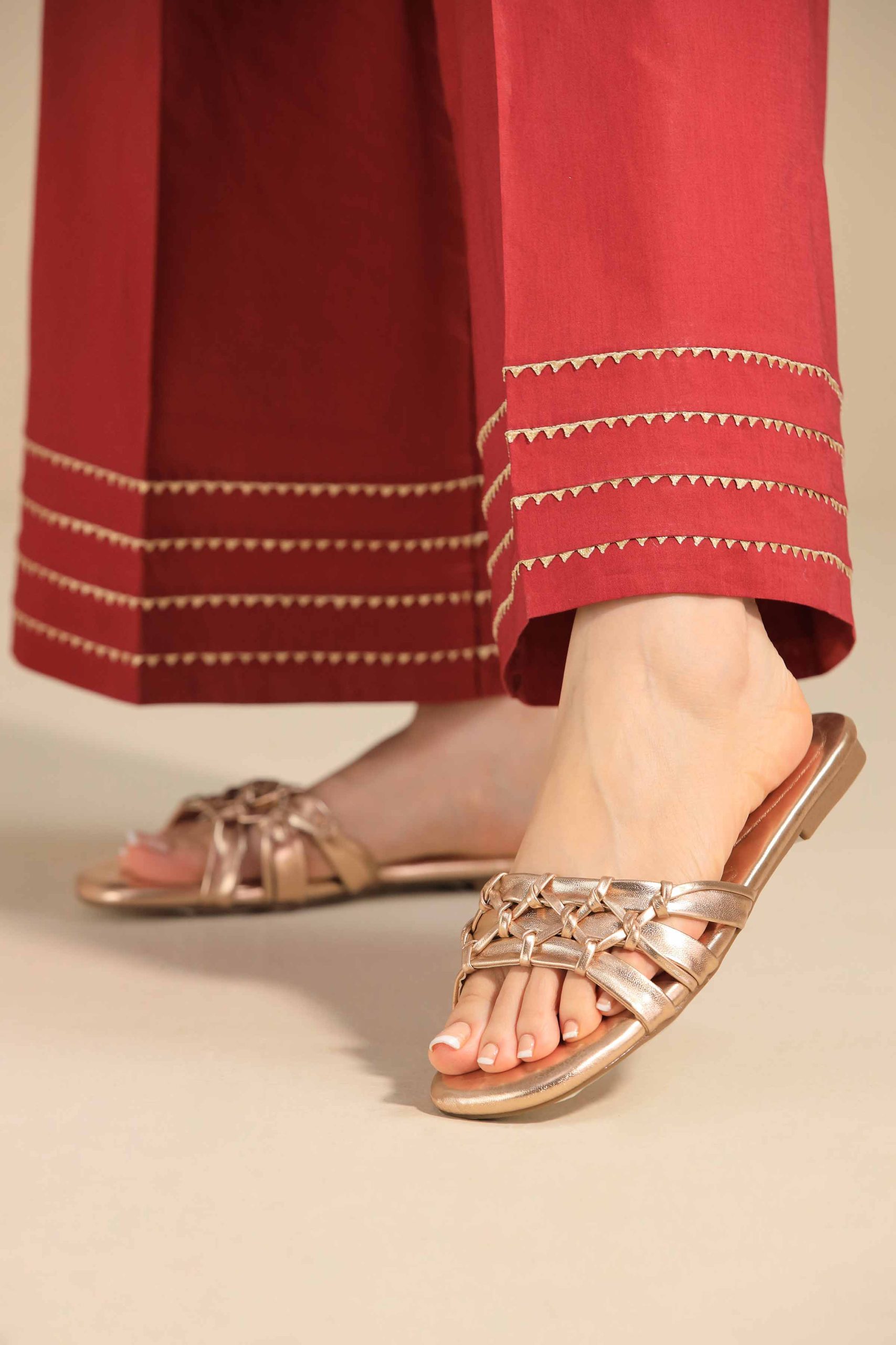 Champagne Chappal-445222916 - Image 3
