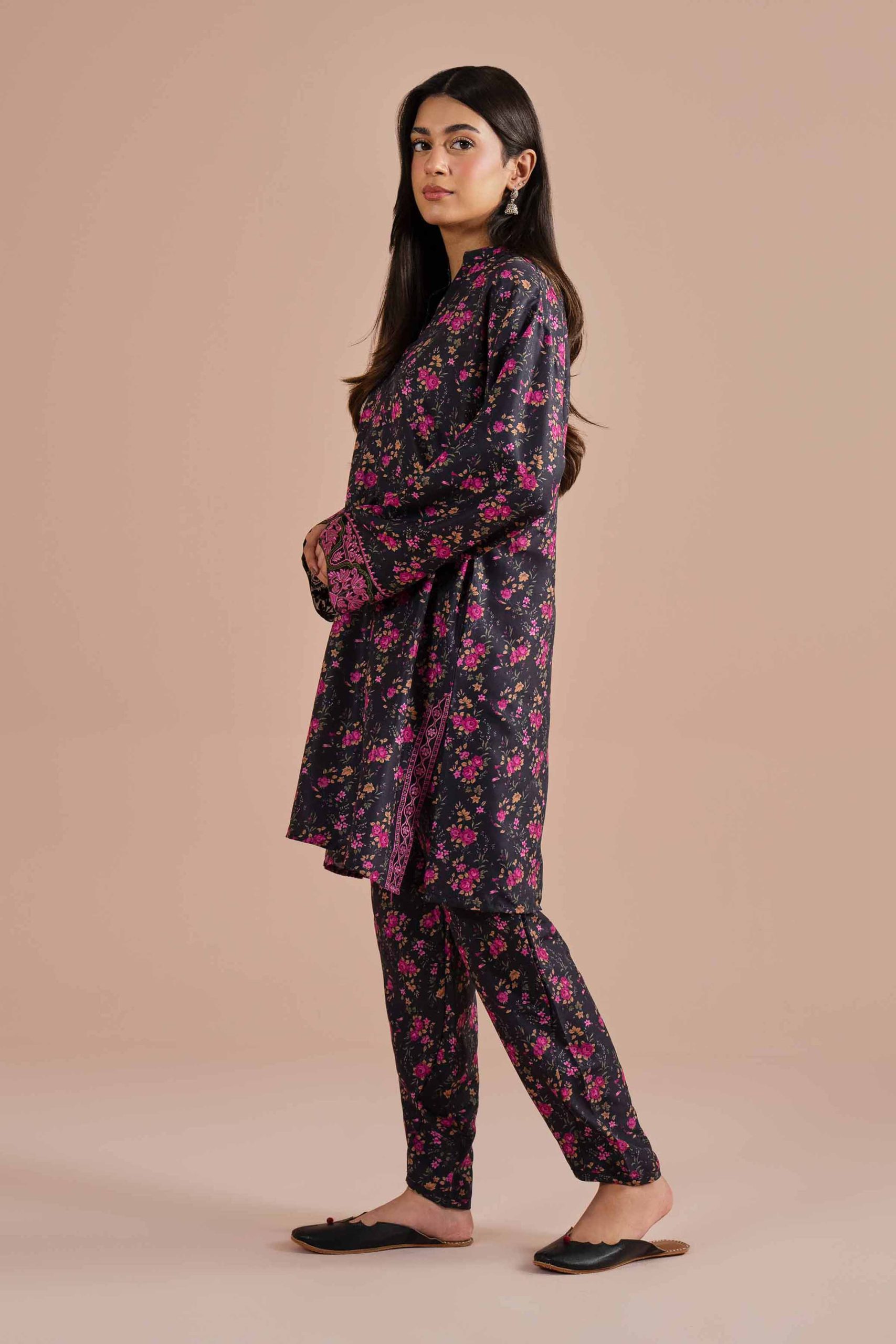 2 Piece - Printed Embroidered Suit - PE26-27 - Image 4