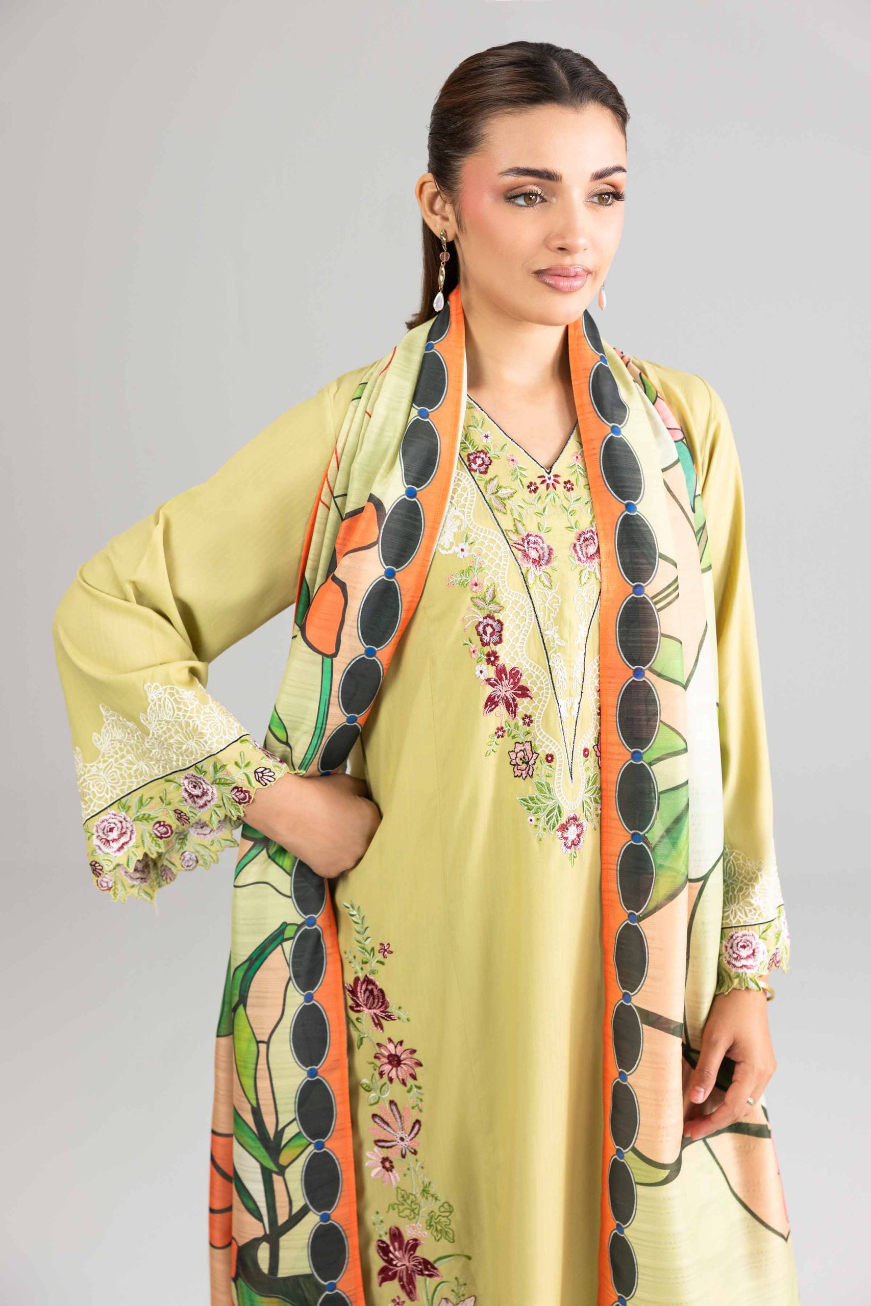 3 Piece - Embroidered Suit - PE26-306 - Image 2