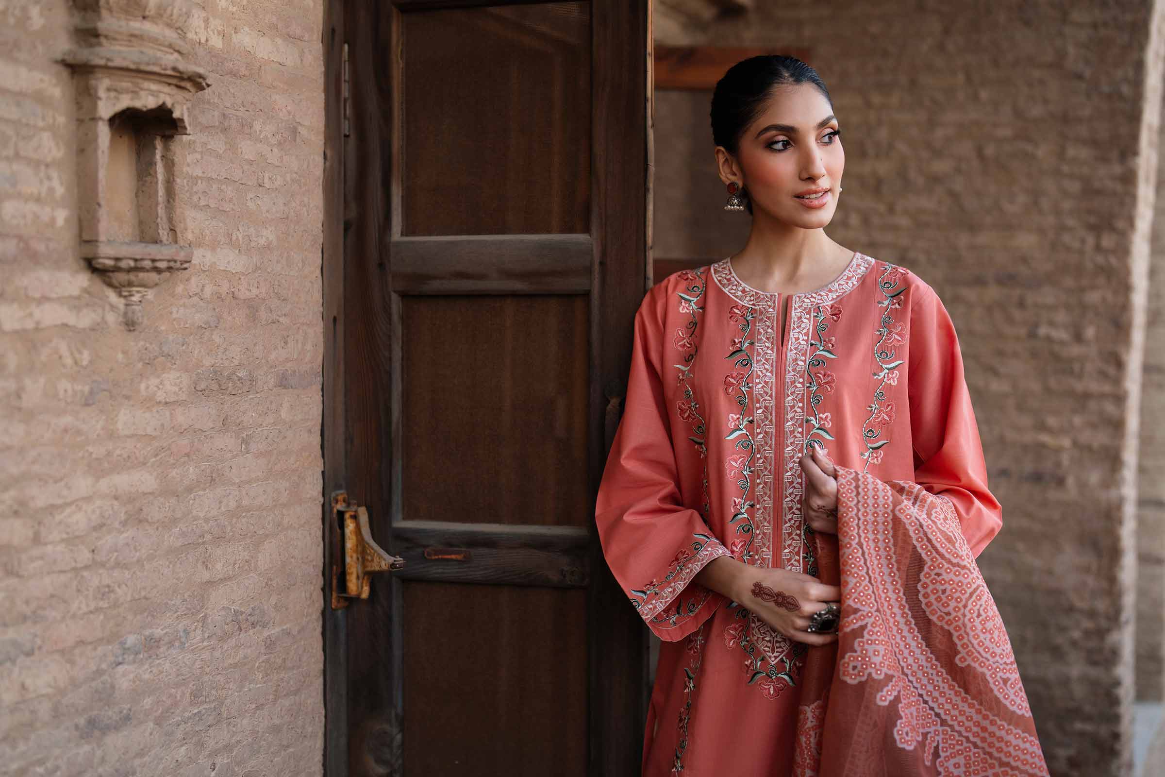 3 Piece - Embroidered Suit - PE26-317 - Image 4