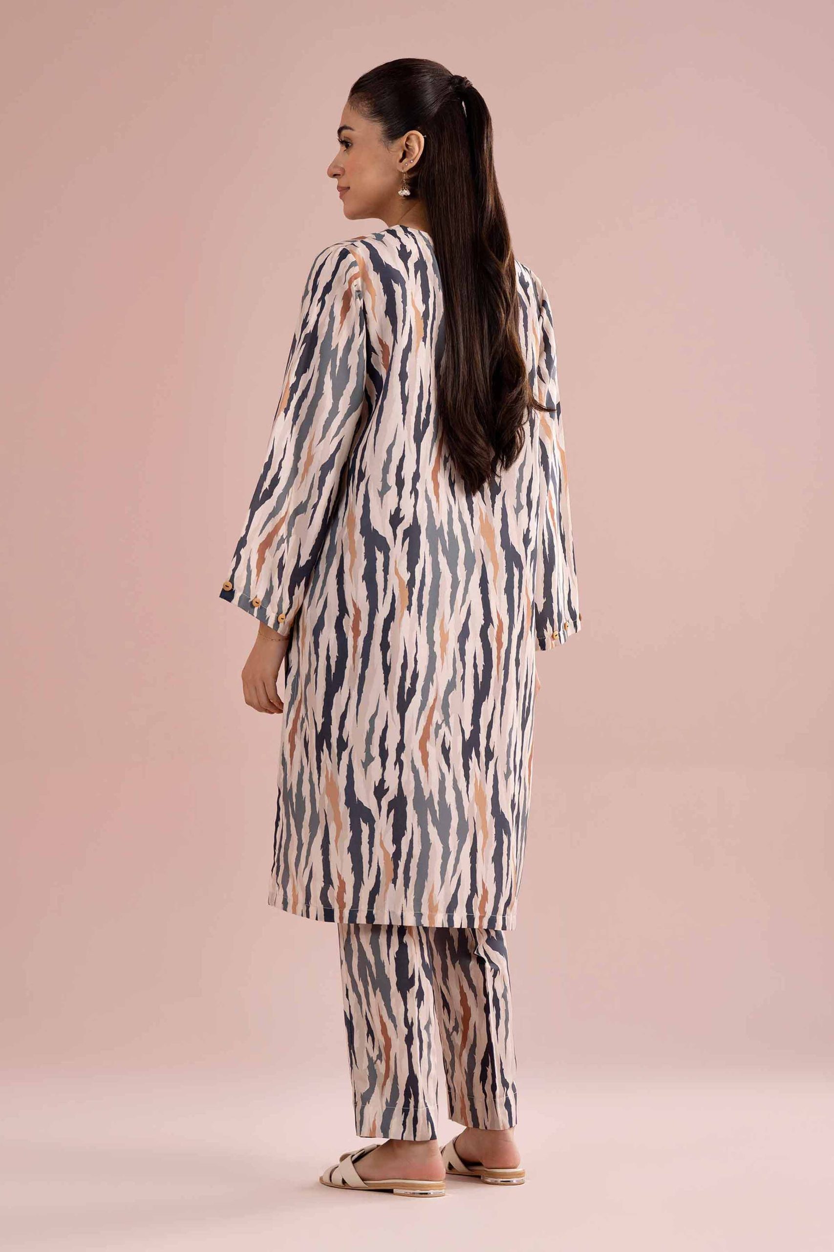 2 Piece - Printed Suit - PE26-365 - Image 4